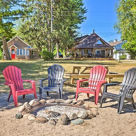 Quaint Studio With Shared Beach Walk To Suttons Bay Exterior foto